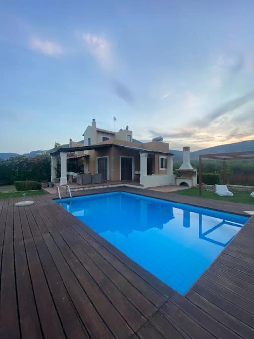 Georges Villa Galaxidi, Family, Pool And Garden Ngoại thất bức ảnh